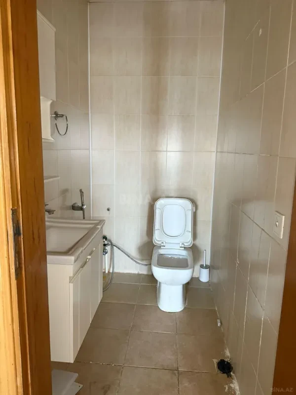 Satılır 7 otaqlı mənzil 330 m²