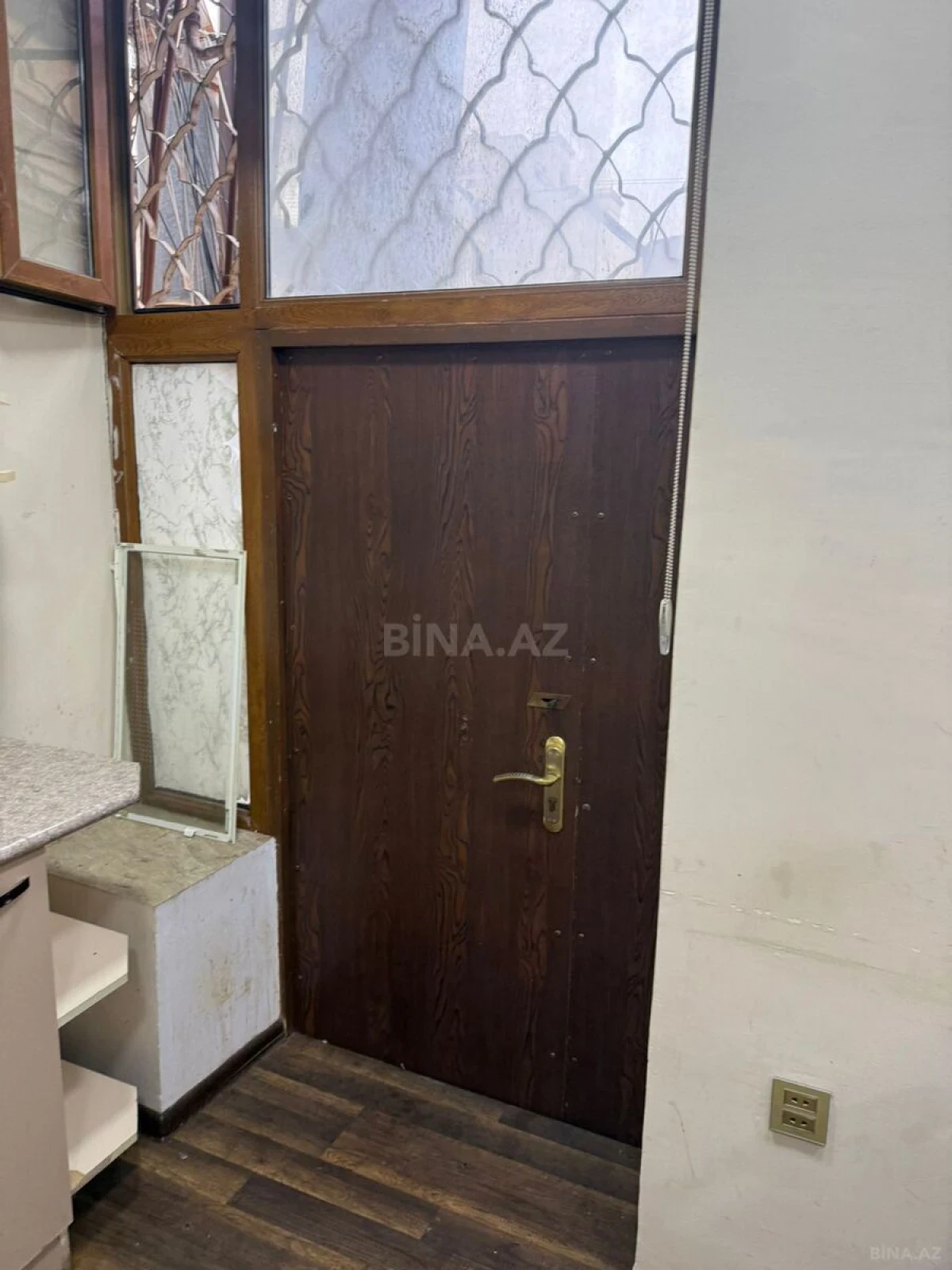 Satılır 7 otaqlı mənzil 330 m²