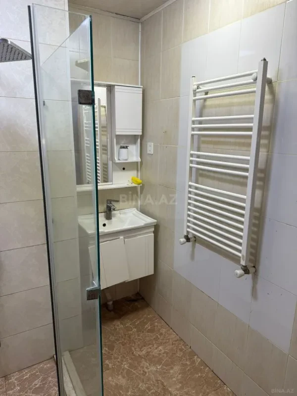 Satılır 7 otaqlı mənzil 330 m²