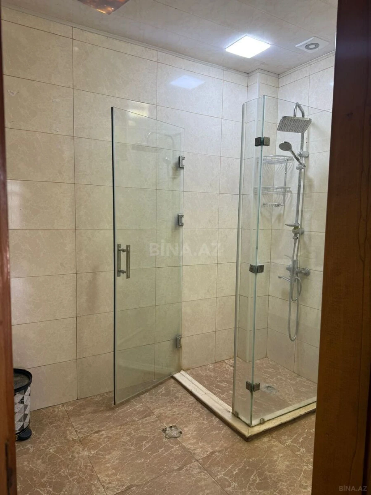 Satılır 7 otaqlı mənzil 330 m²