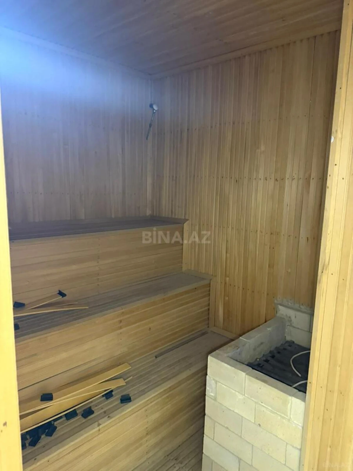 Satılır 7 otaqlı mənzil 330 m²