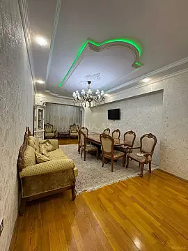Kirayə verilir 3 otaqlı mənzil 130 m² — Bakı, Memar Əcəmi yanı 3 otaq 130.00 m²
