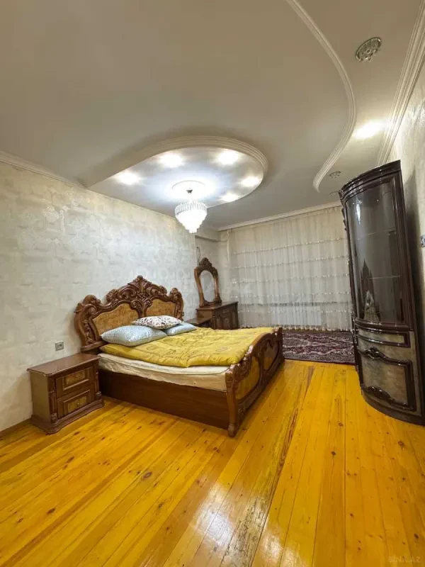 Kirayə verilir 3 otaqlı mənzil 130 m²