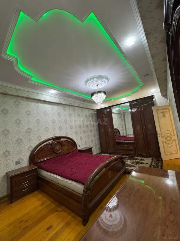 Kirayə verilir 3 otaqlı mənzil 130 m²