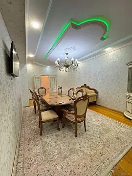 Kirayə verilir 3 otaqlı mənzil 130 m²