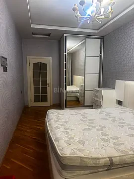 Kirayə verilir 3 otaqlı mənzil 122 m²
