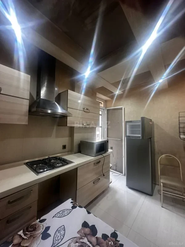 Kirayə verilir 3 otaqlı mənzil 122 m²
