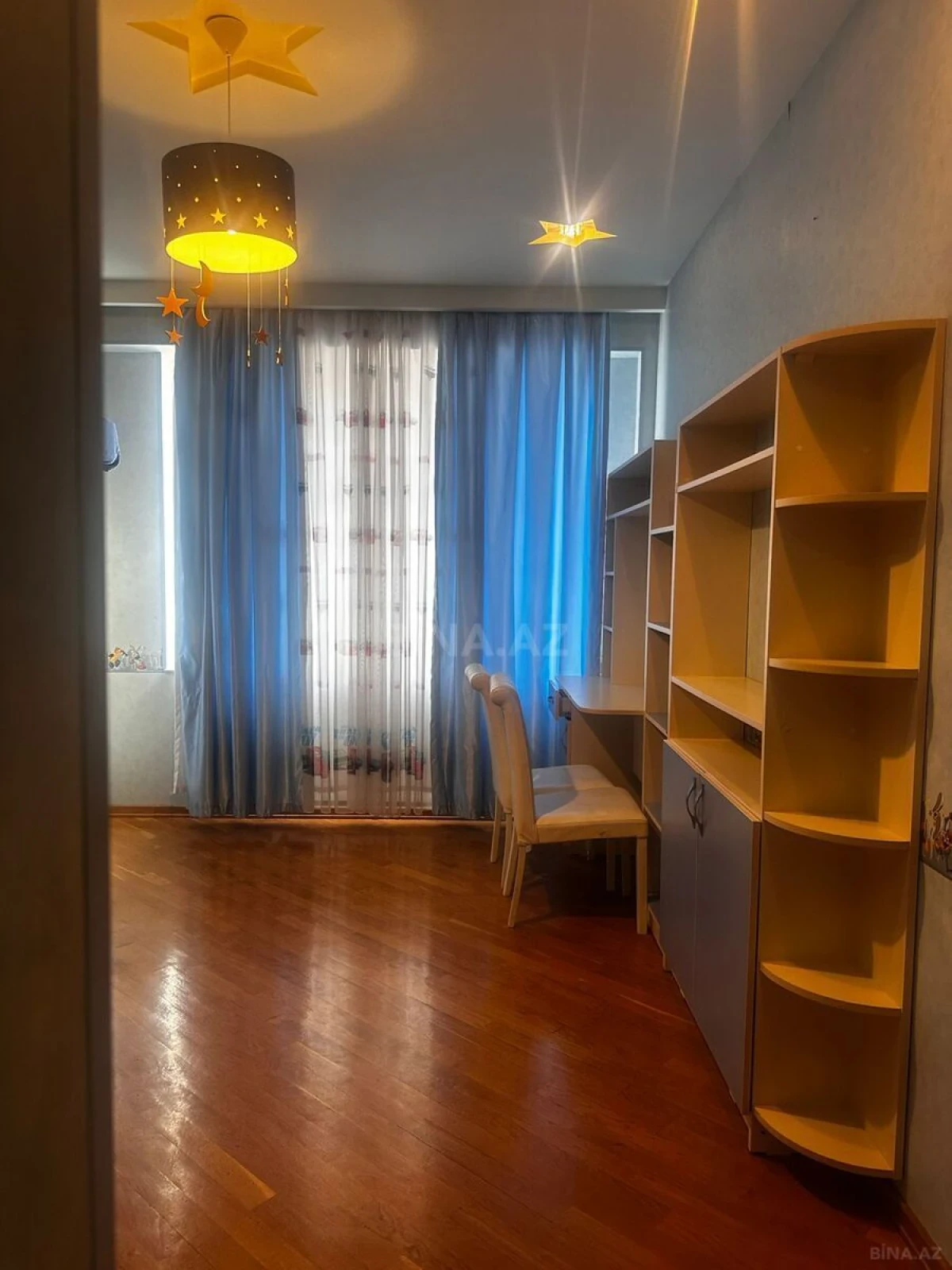 Kirayə verilir 3 otaqlı mənzil 122 m²