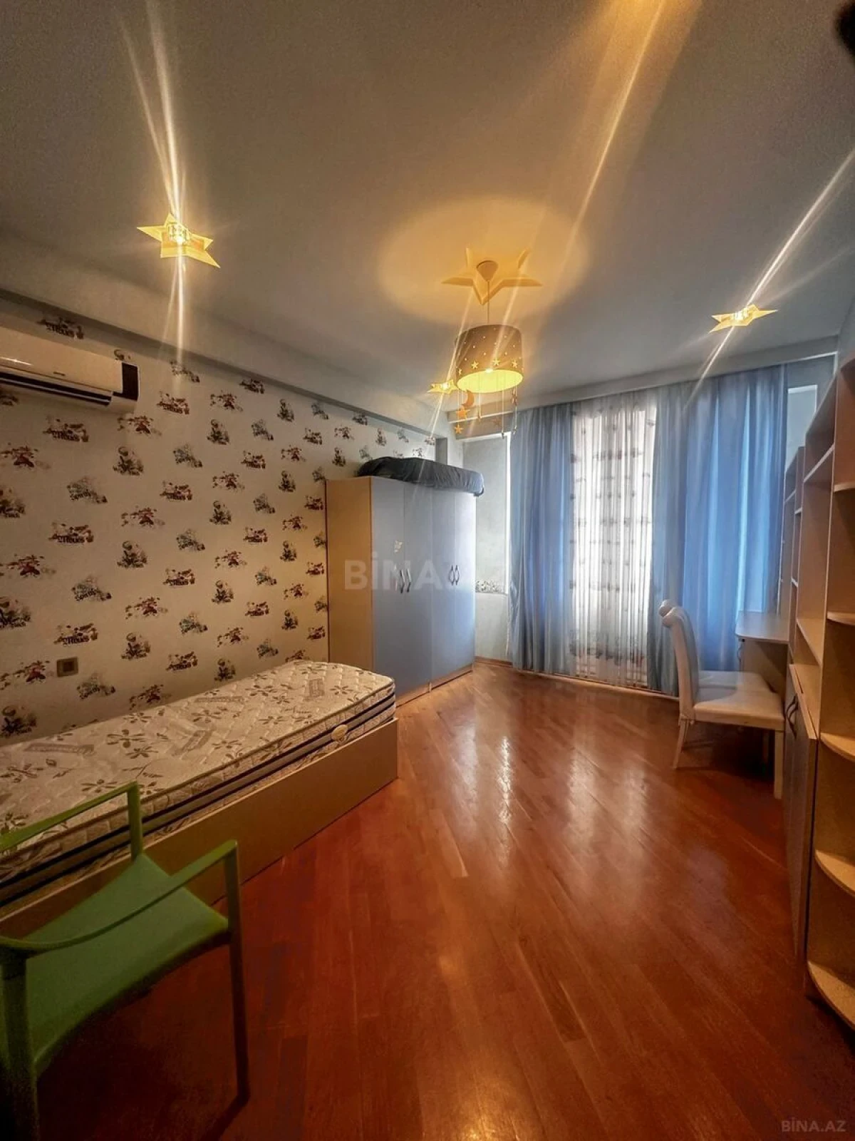 Kirayə verilir 3 otaqlı mənzil 122 m²