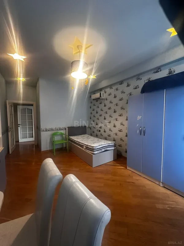 Kirayə verilir 3 otaqlı mənzil 122 m²