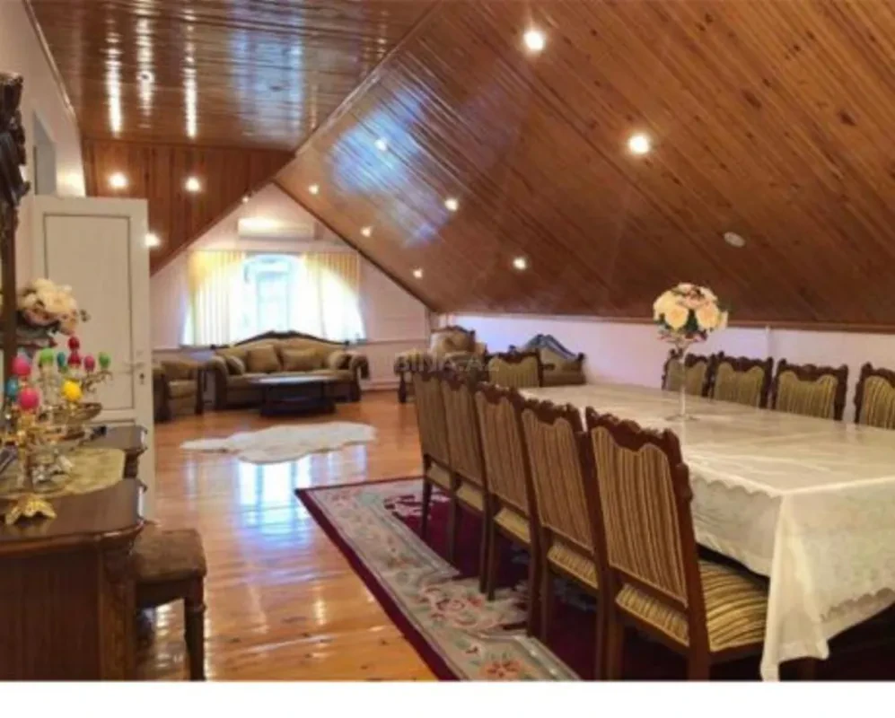 Kirayə verilir 9 otaqlı həyət evi 200 m²
