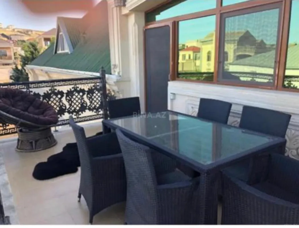Kirayə verilir 9 otaqlı həyət evi 200 m²