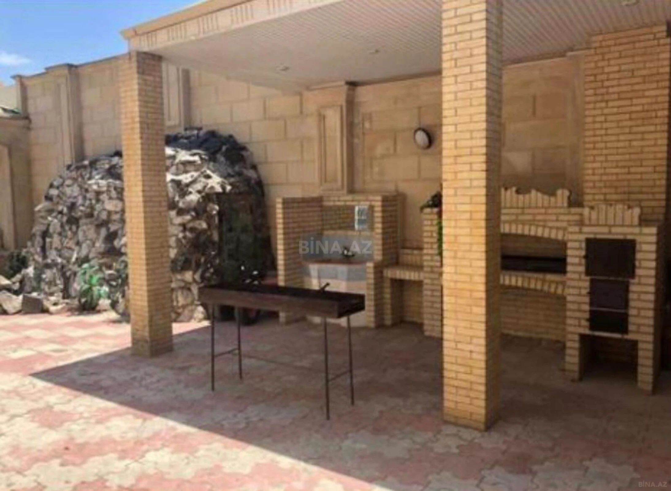 Kirayə verilir 9 otaqlı həyət evi 200 m²