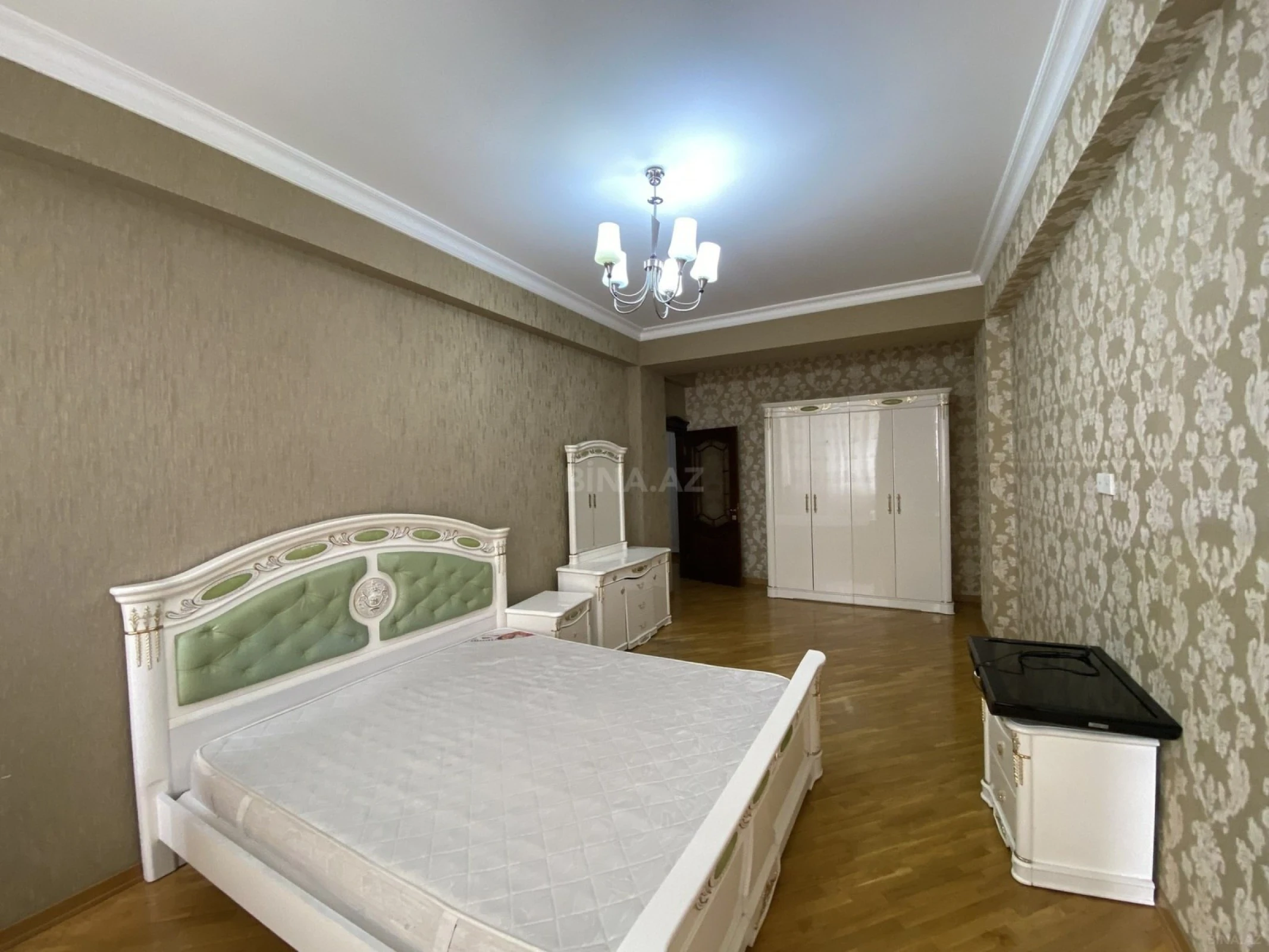 Kirayə verilir 3 otaqlı mənzil 120 m²