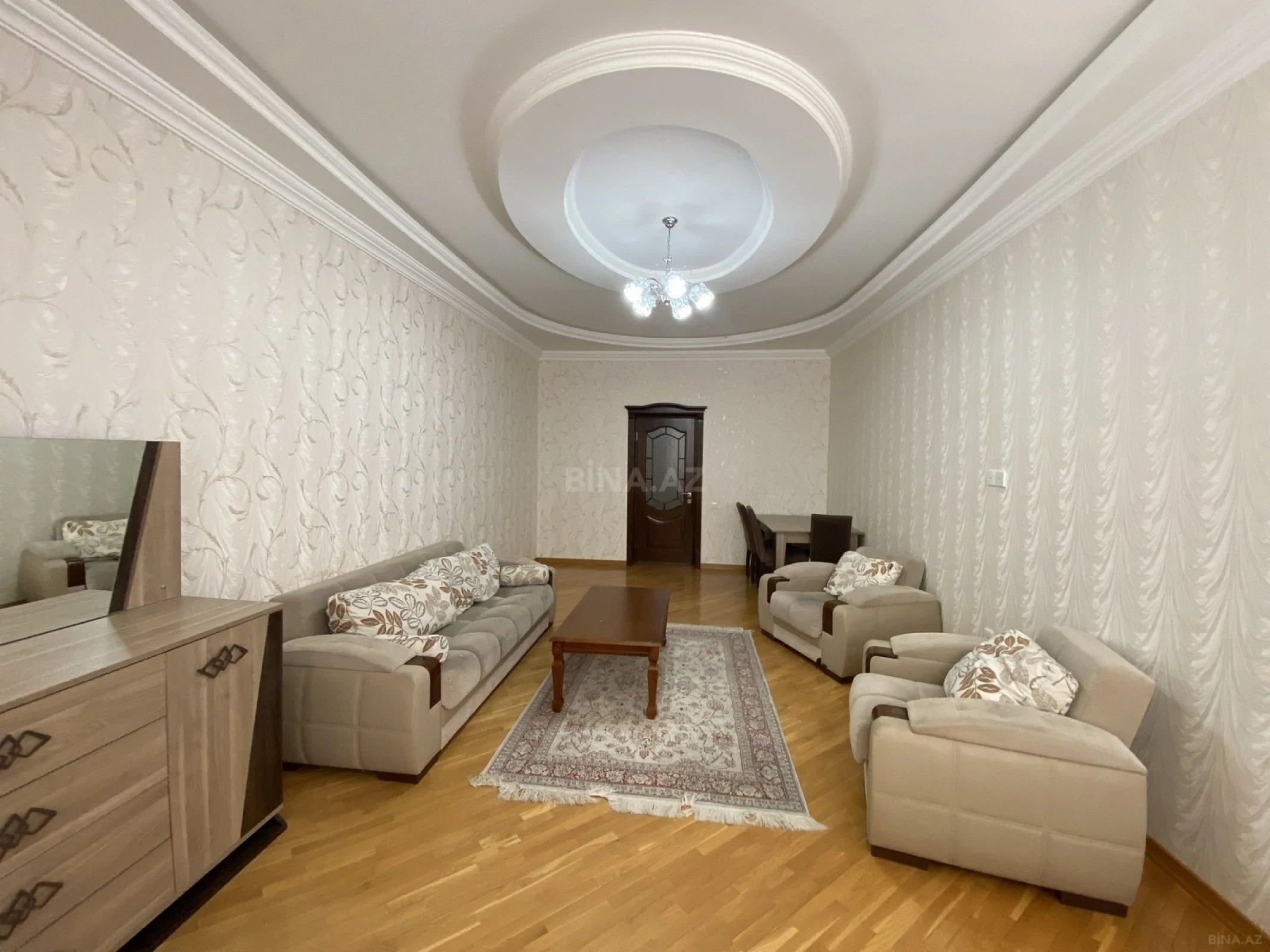 Kirayə verilir 3 otaqlı mənzil 120 m²