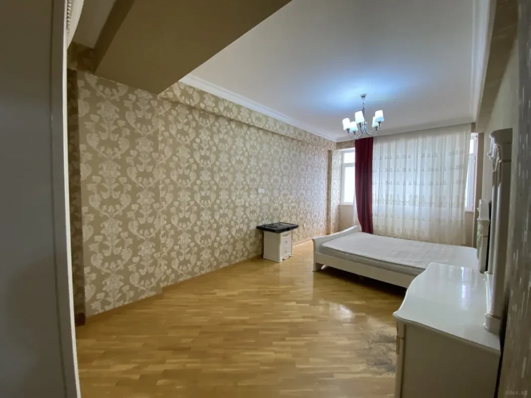 Kirayə verilir 3 otaqlı mənzil 120 m²