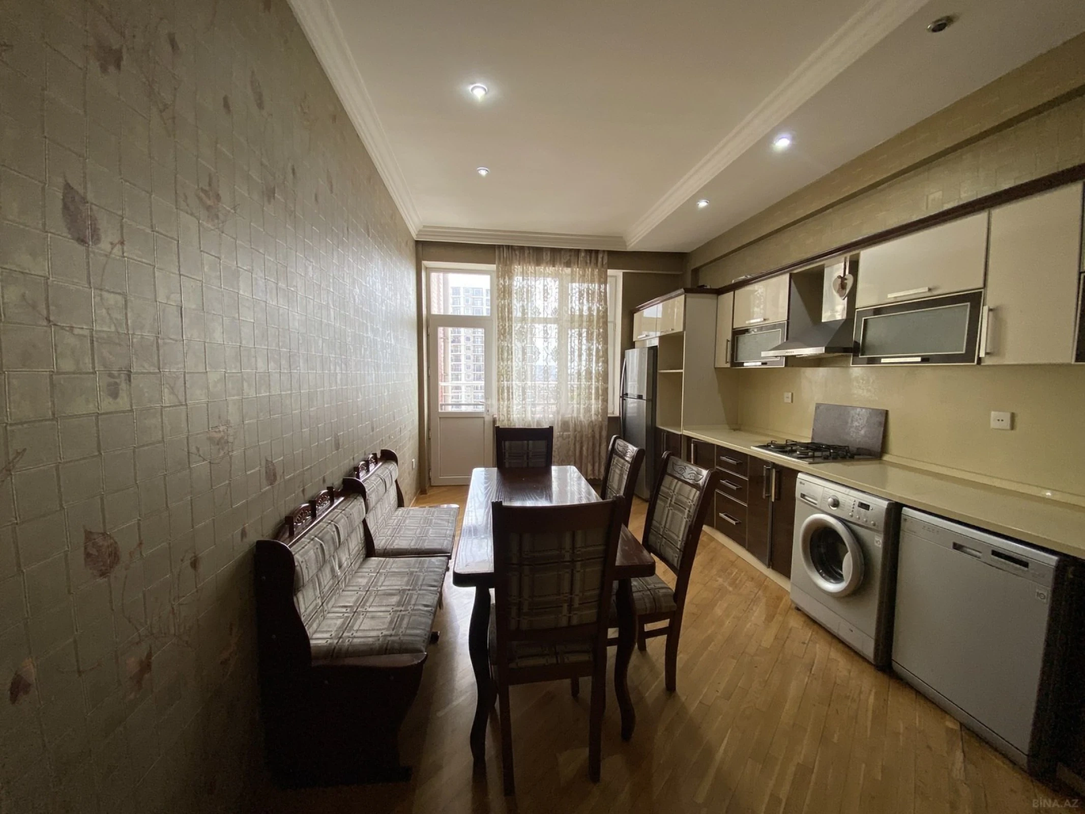 Kirayə verilir 3 otaqlı mənzil 120 m²