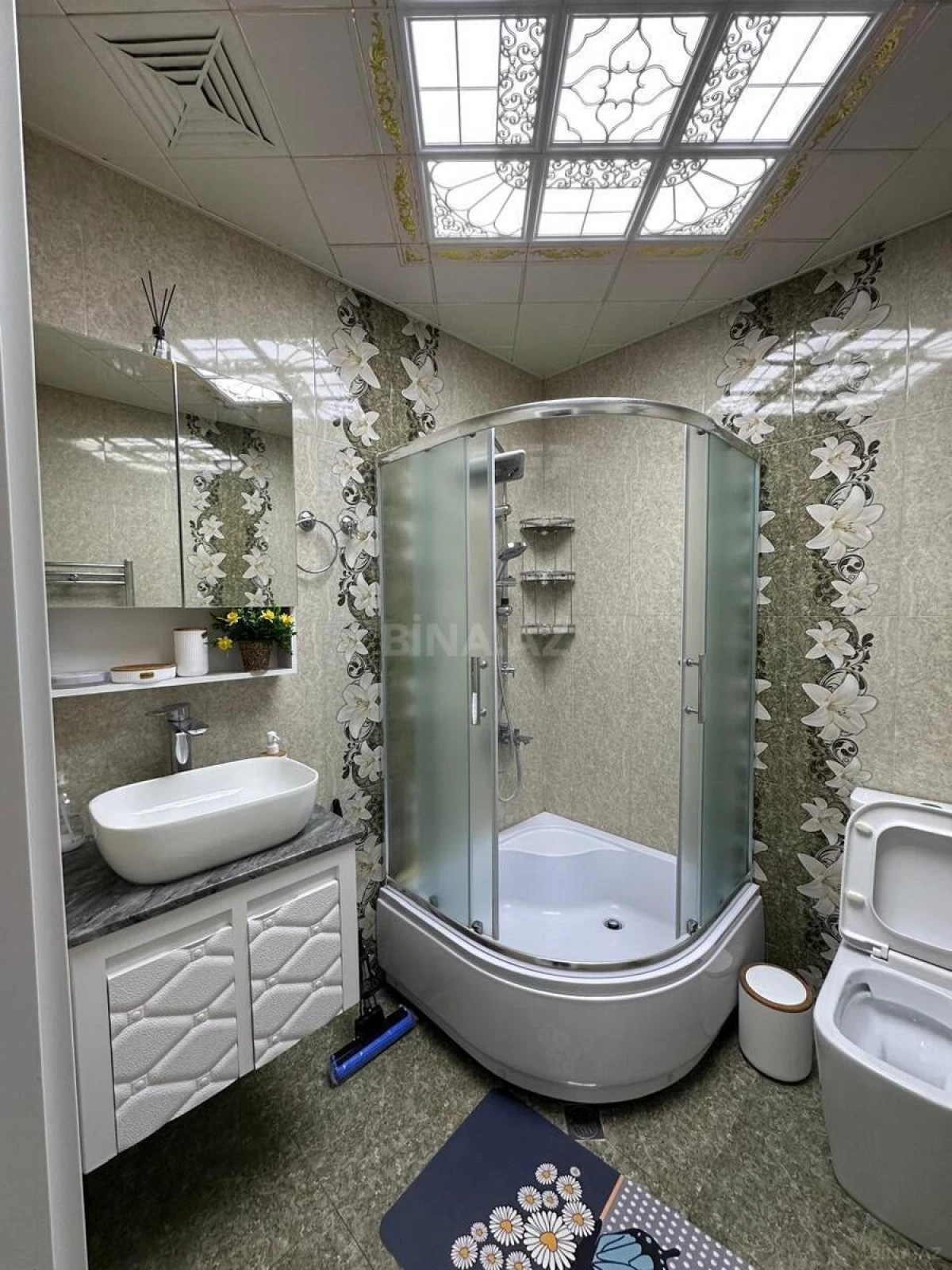 Kirayə verilir 2 otaqlı mənzil 63 m²