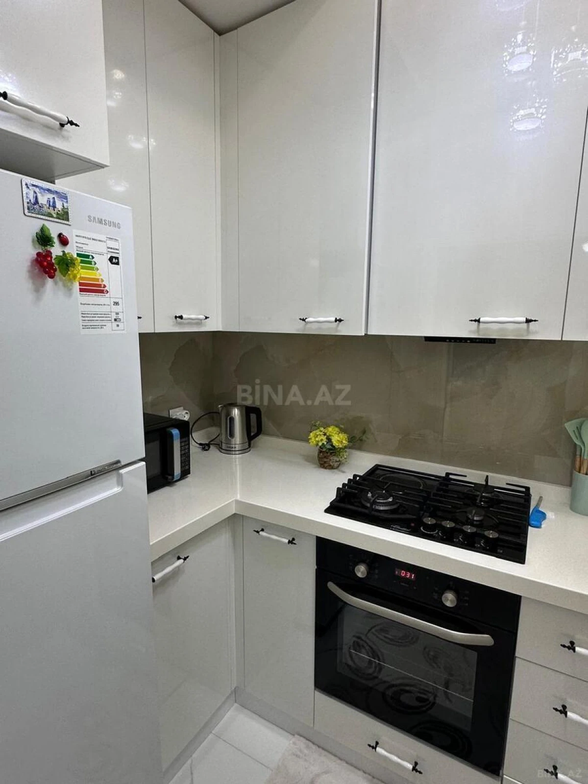 Kirayə verilir 2 otaqlı mənzil 63 m²