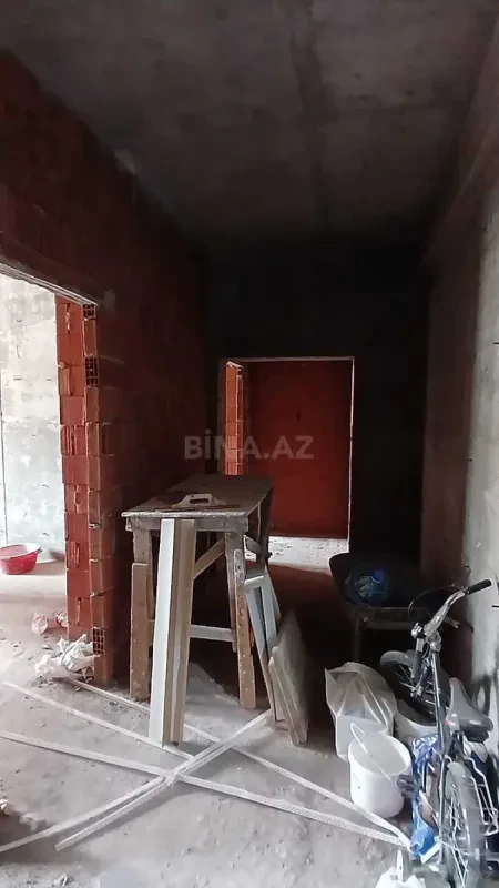 Satılır 2 otaqlı mənzil 81 m²