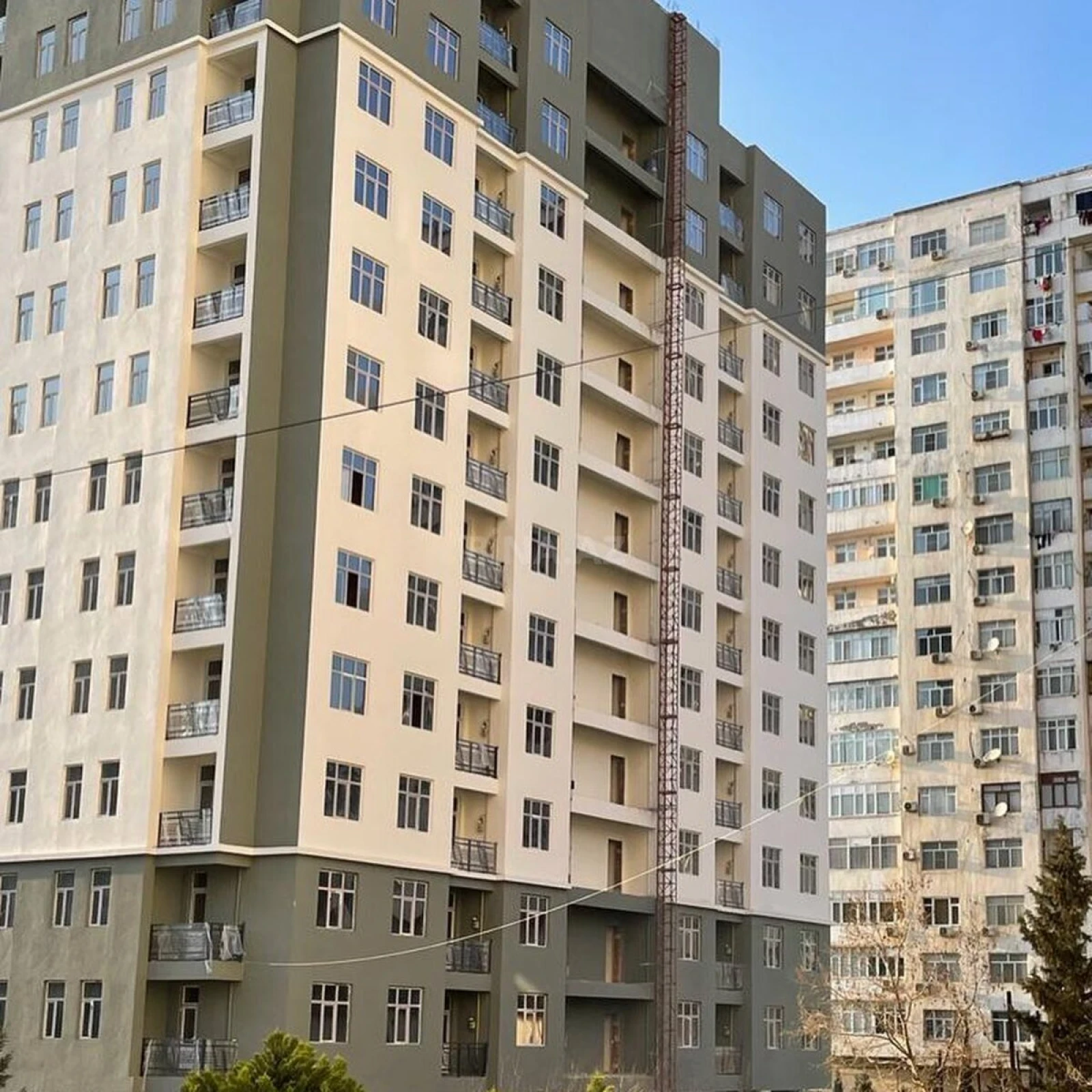 Satılır 2 otaqlı mənzil 81 m²