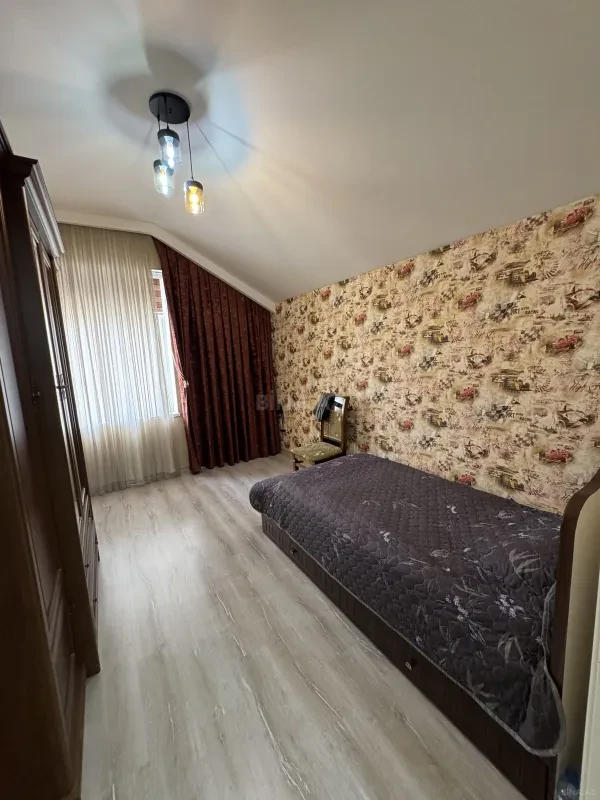 Satılır 7 otaqlı həyət evi 260 m²