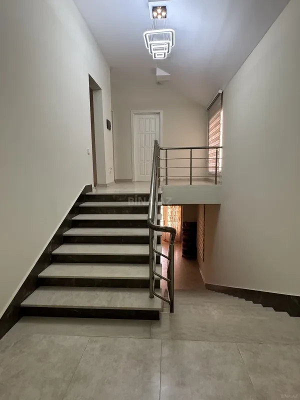 Satılır 7 otaqlı həyət evi 260 m²