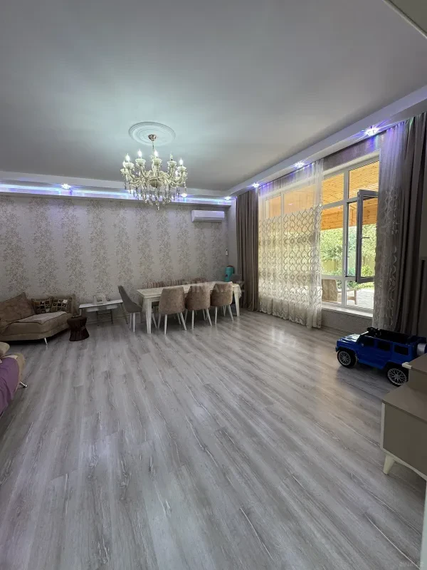 Satılır 7 otaqlı həyət evi 260 m²