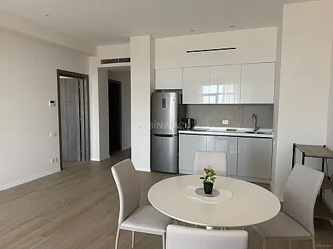 Kirayə verilir 2 otaqlı mənzil 105 m²