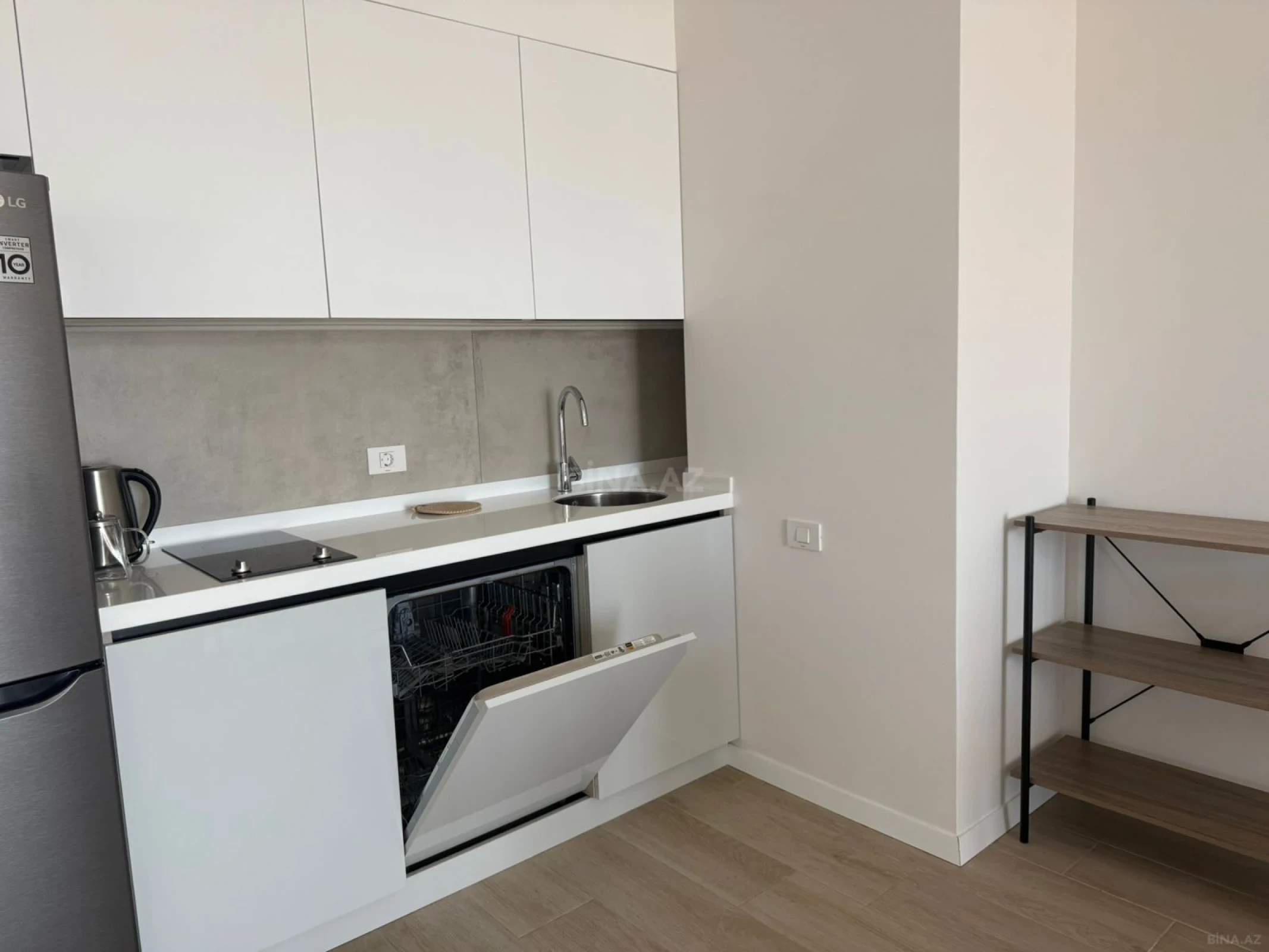 Kirayə verilir 2 otaqlı mənzil 105 m²