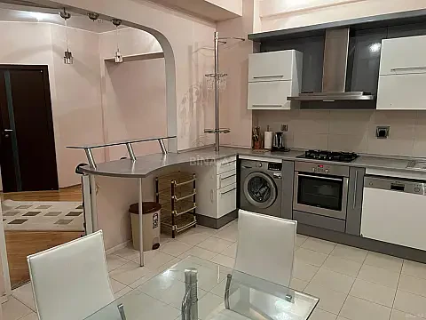 Satılır 3 otaqlı mənzil 130 m²