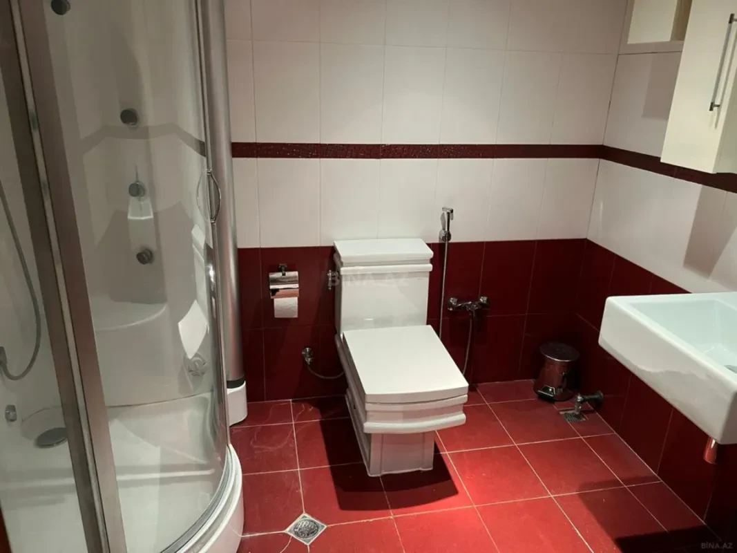 Satılır 3 otaqlı mənzil 130 m²