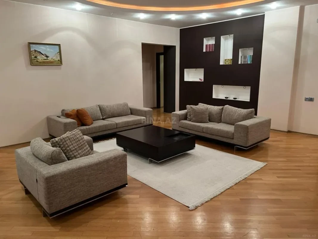 Satılır 3 otaqlı mənzil 130 m²