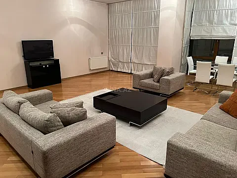 Satılır 3 otaqlı mənzil 130 m² — Bakı 3 otaq 130.00 m²