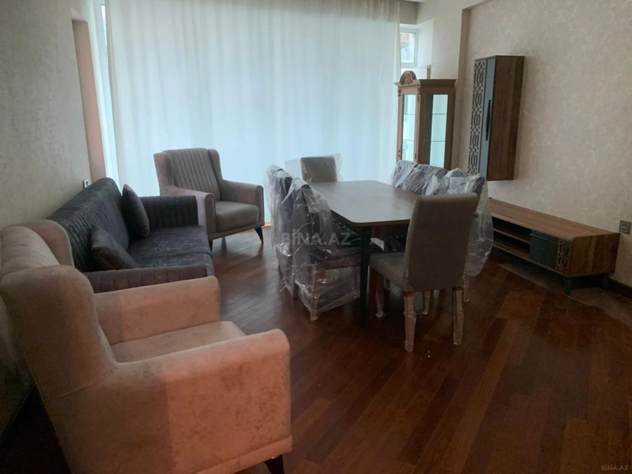 Kirayə verilir 3 otaqlı mənzil 115 m²