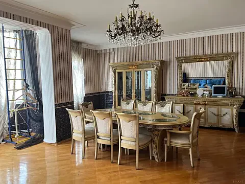 Satılır 4 otaqlı mənzil 145 m² — Bakı 4 otaq 145.00 m²
