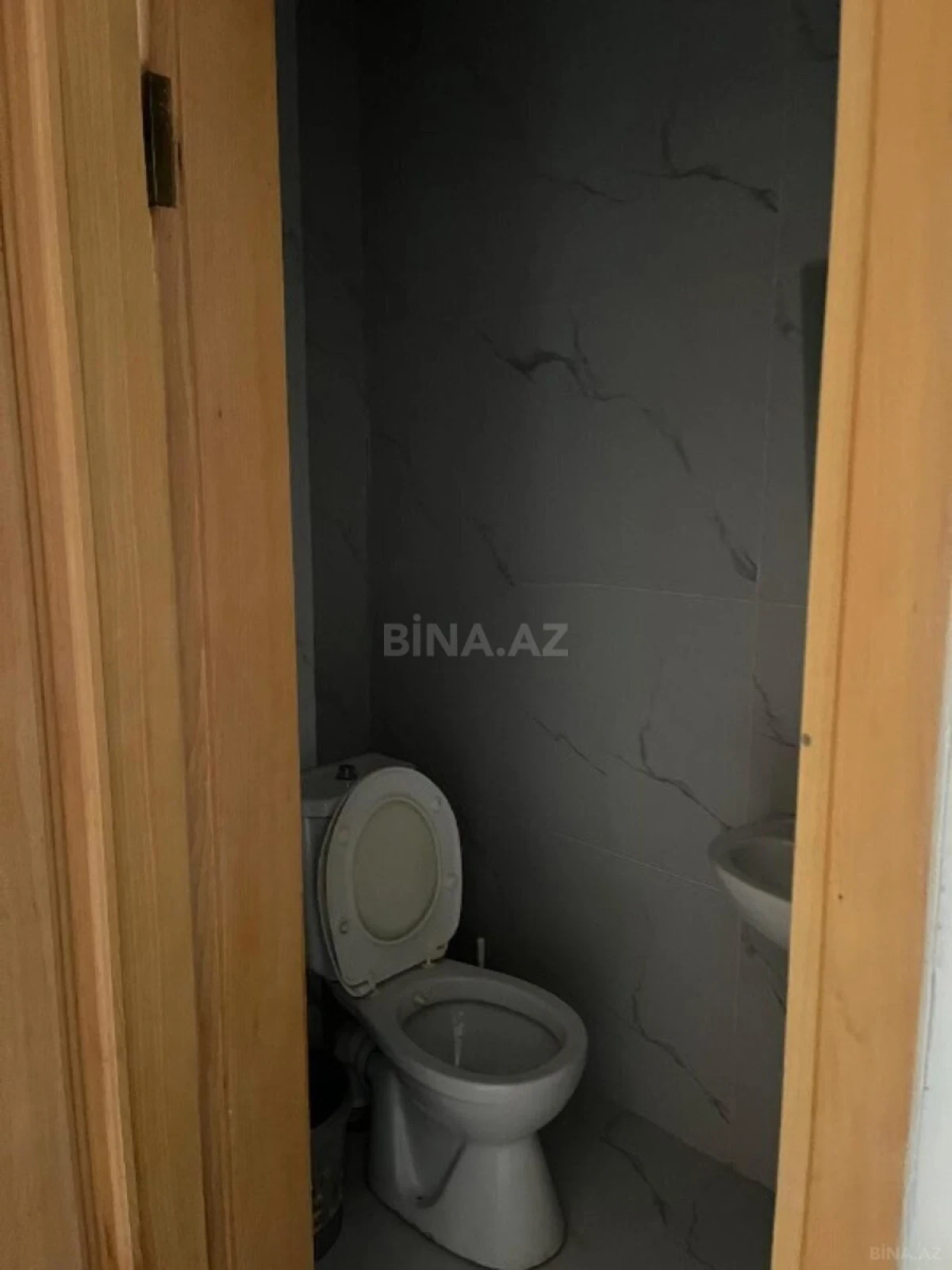Satılır 4 otaqlı mənzil 145 m²