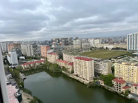 Satılır 4 otaqlı mənzil 145 m²