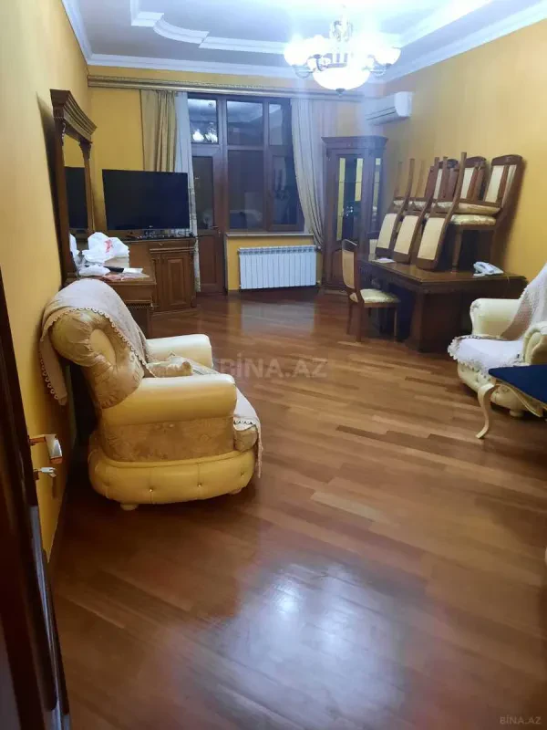 Kirayə verilir 3 otaqlı mənzil 120 m²
