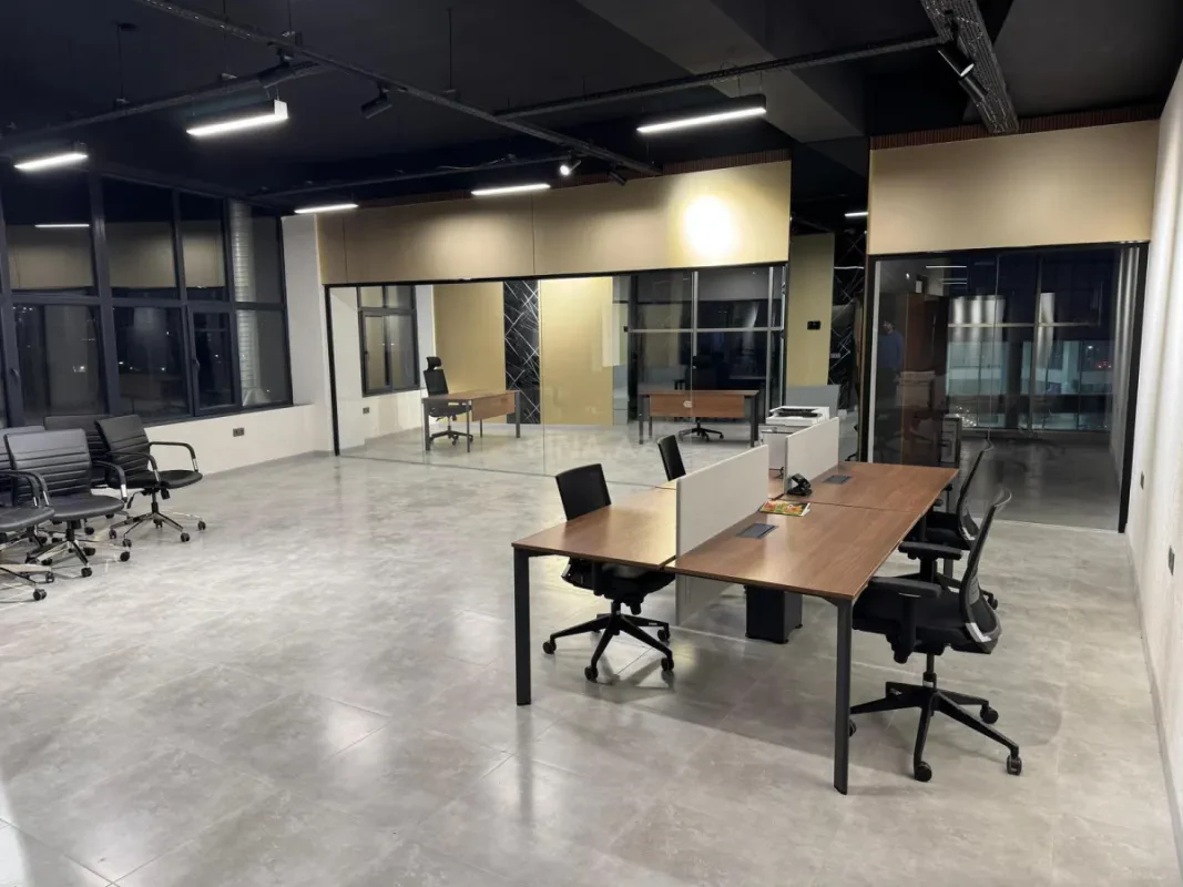 Kirayə verilir 5 otaqlı ofis 110 m²