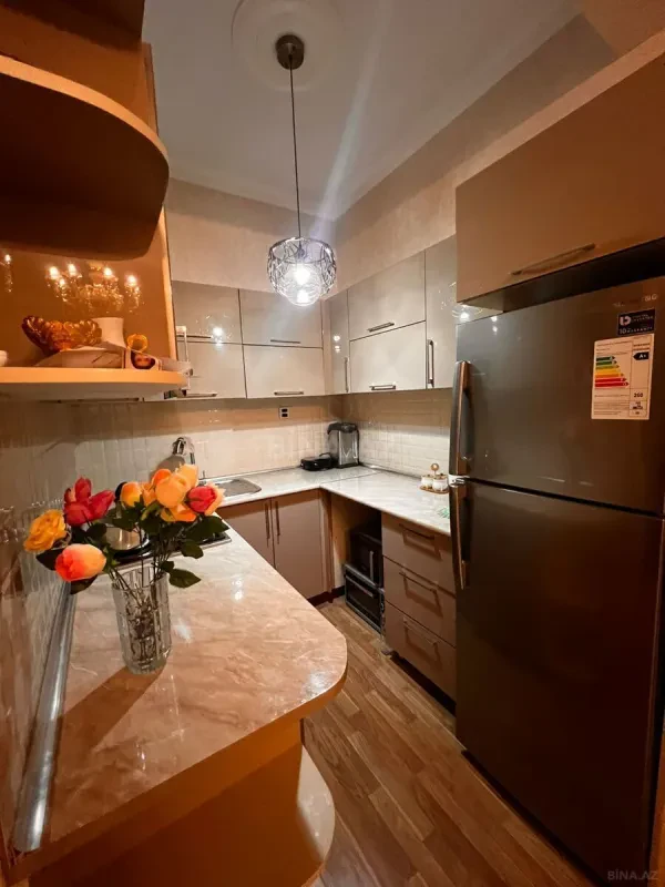 Kirayə verilir 2 otaqlı mənzil 60 m²