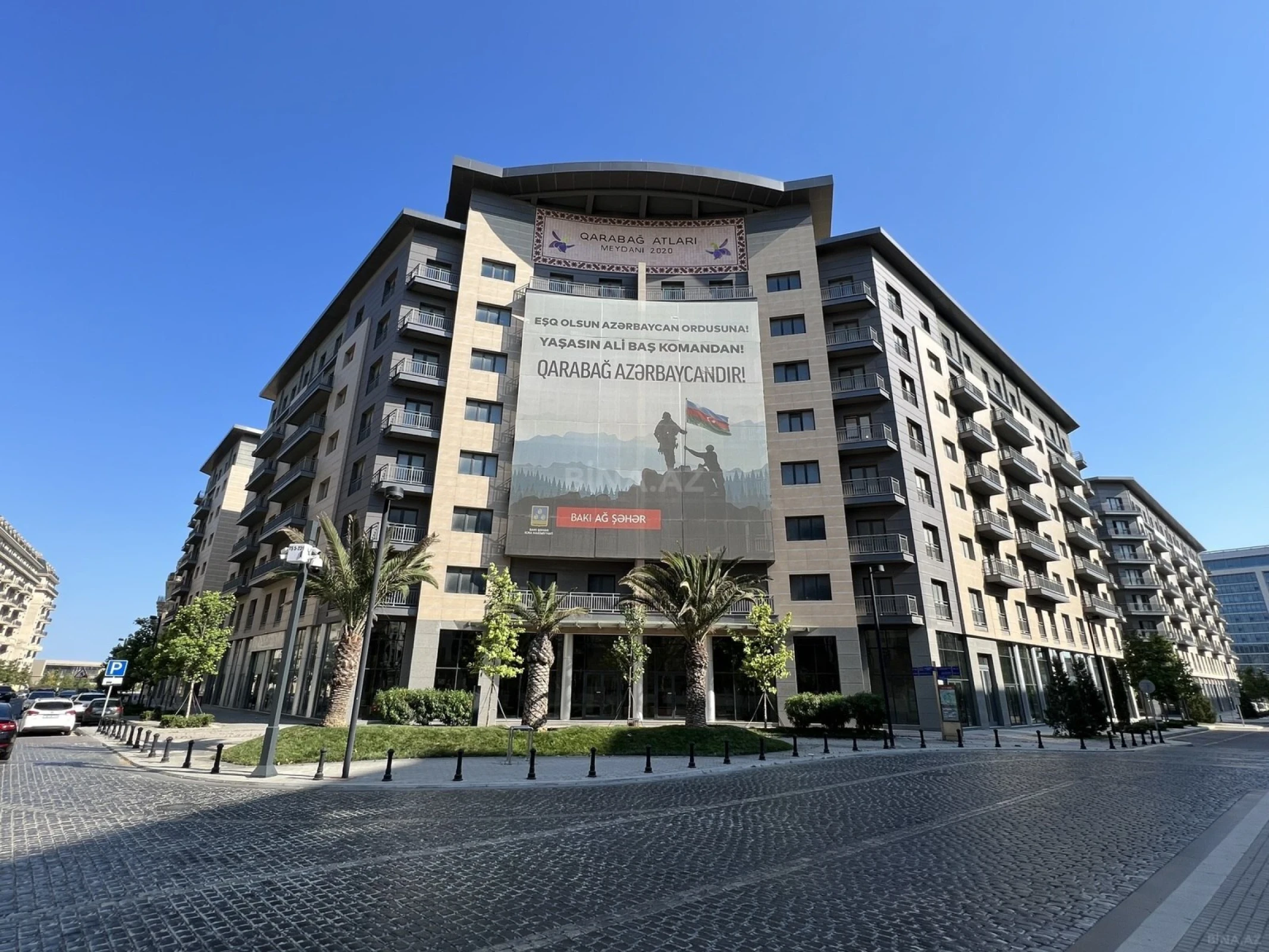 Satılır 4 otaqlı mənzil 166 m²