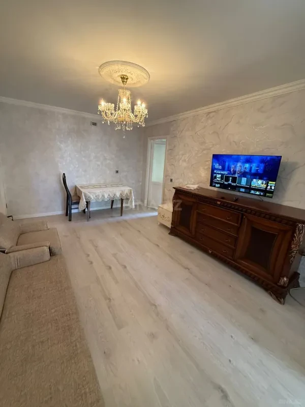 Kirayə verilir 2 otaqlı mənzil 60 m²