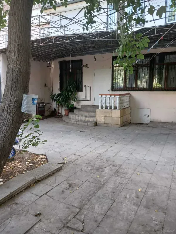 Satılır 5 otaqlı mənzil 120 m²