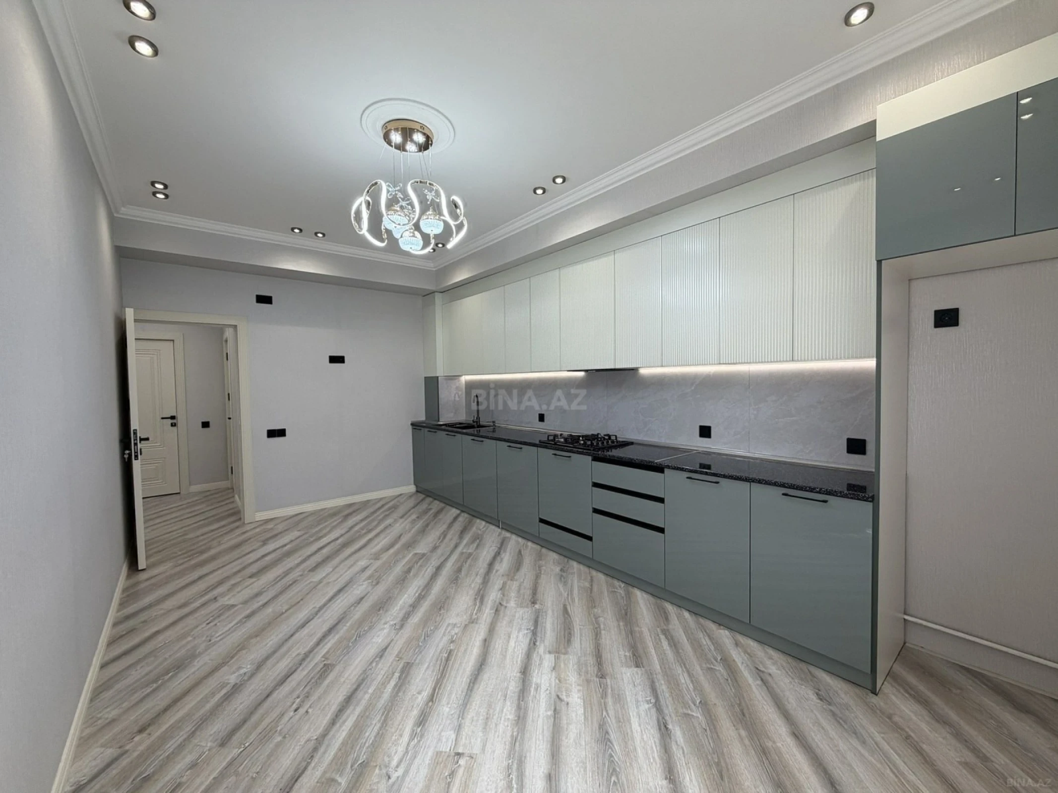 Satılır 3 otaqlı mənzil 105 m²