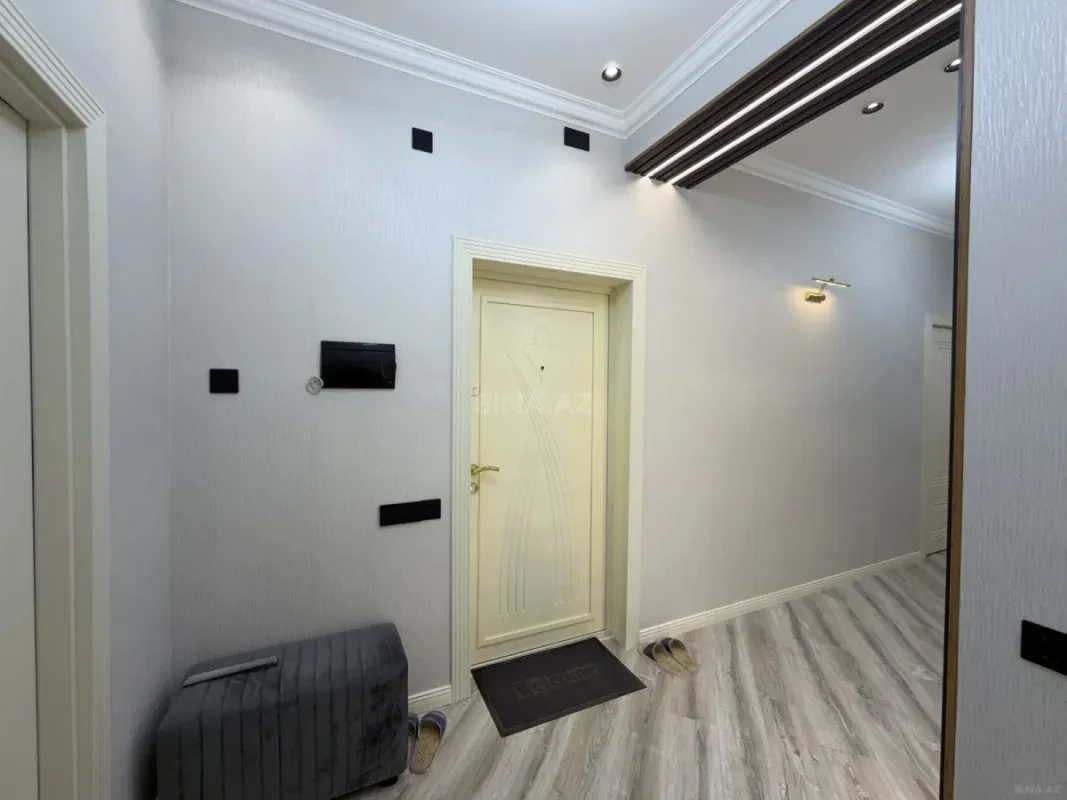Satılır 3 otaqlı mənzil 105 m²