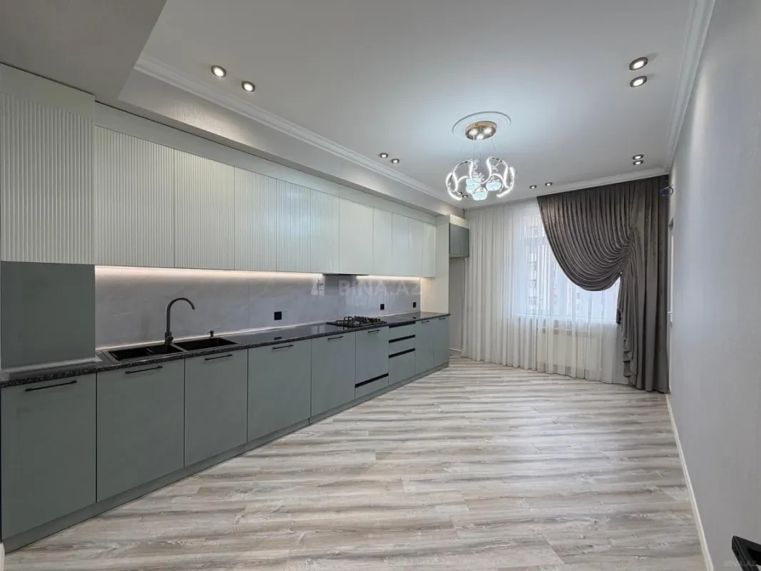 Satılır 3 otaqlı mənzil 105 m²