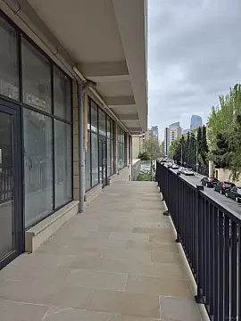 Satılır obyekt 375 m² — Bakı 375.00 m²