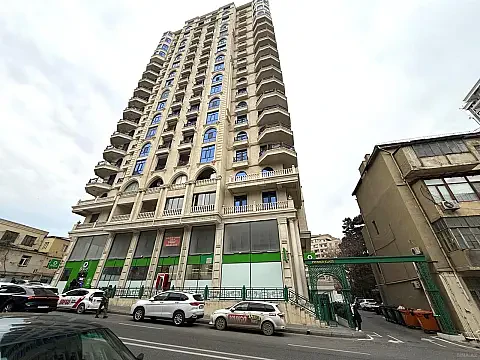 Satılır 5 otaqlı mənzil 265 m² — Bakı 5 otaq 265.00 m²