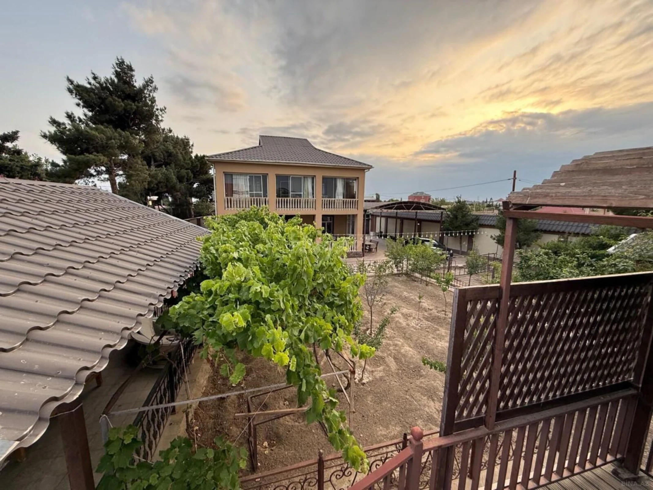 Satılır 4 otaqlı həyət evi 117 m²